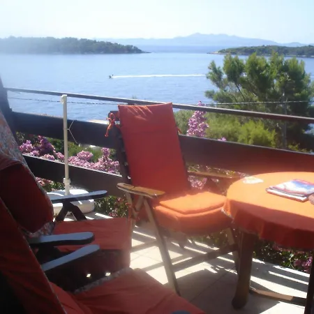 Ena By The Sea Apartman Prižba
