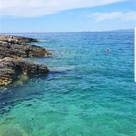 Apartment Ena By The Sea