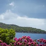 Ena By The Sea *