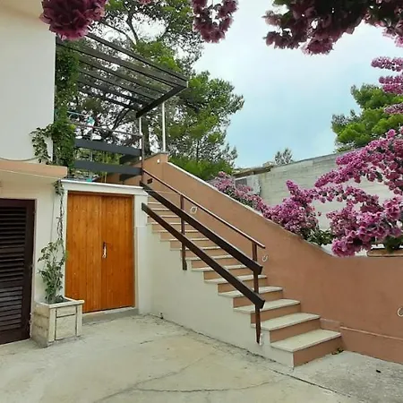 Apartamento Ena By The Sea *