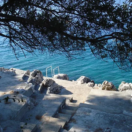 Apartamento Ena By The Sea