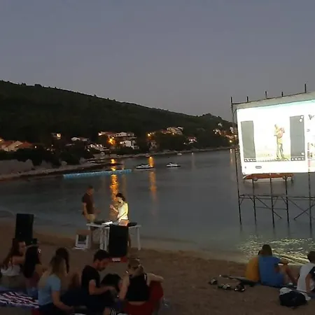 Apartamento Ena By The Sea