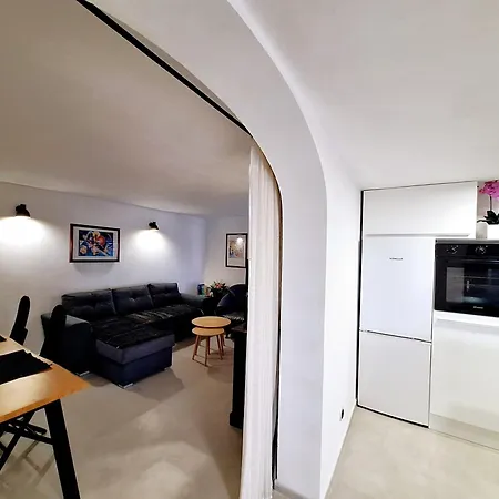 Ena By The Sea Prižba