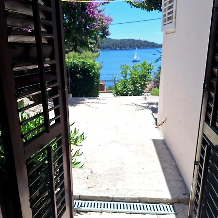 Apartamento Ena By The Sea *