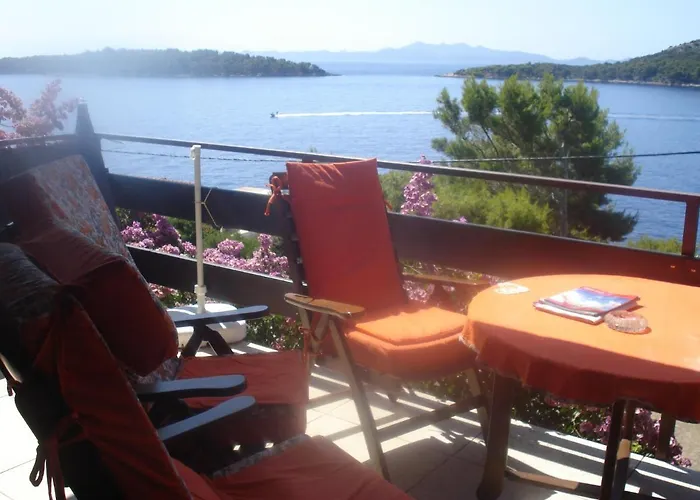 Ena By The Sea Apartman Prižba